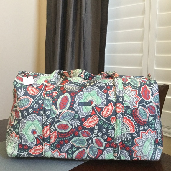 Vera Bradley Handbags - NWT VERA BRADLEY LARGE DUFFEL